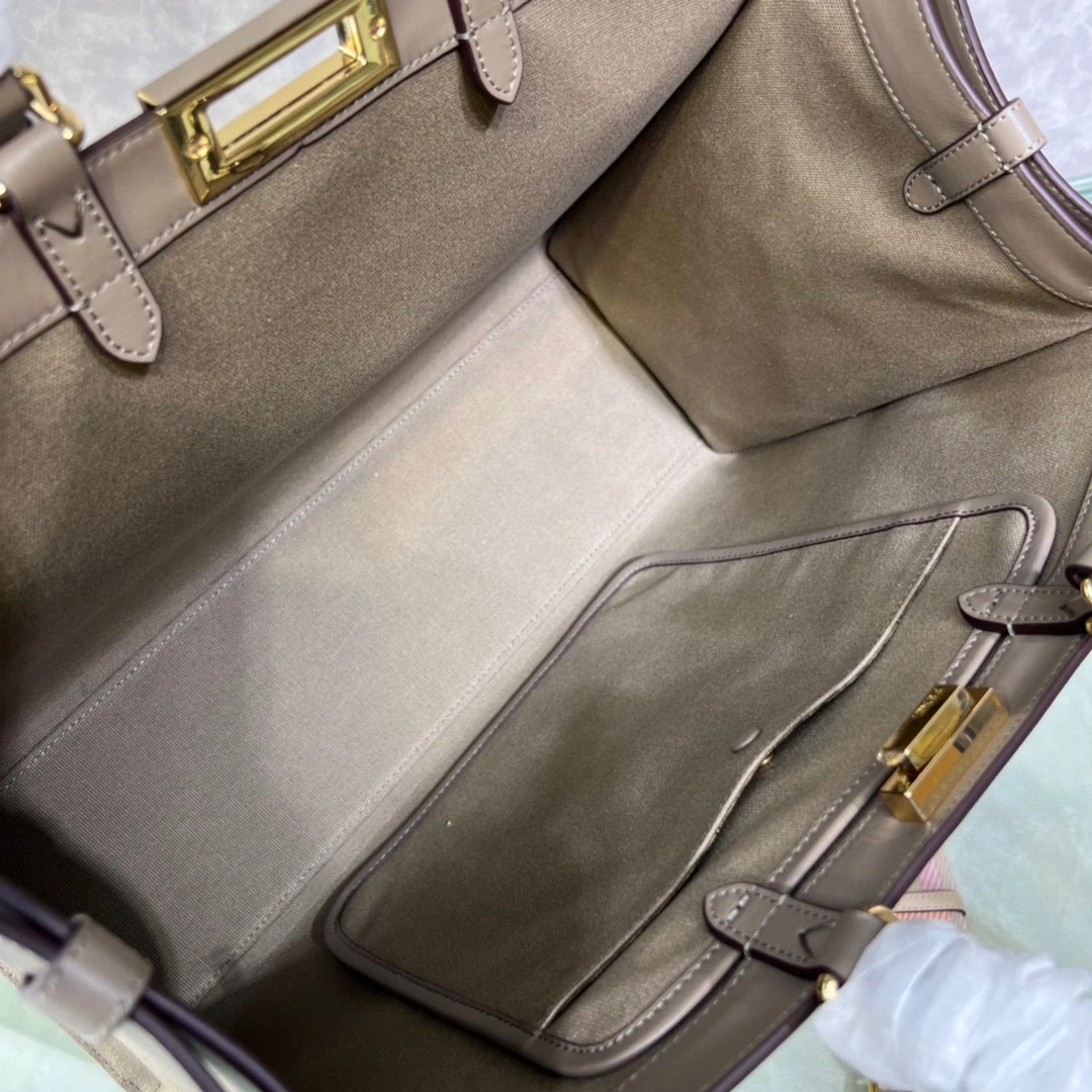 MOMO- 8BH374-A9P6-F1F1M Peekaboo X-Tote item：B-B063G1221C