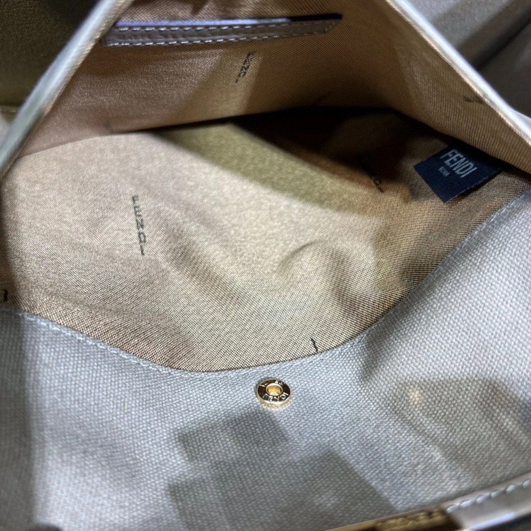 MOMO- 8BH374-A9P6-F1F1M Peekaboo X-Tote item：B-B063G1221C