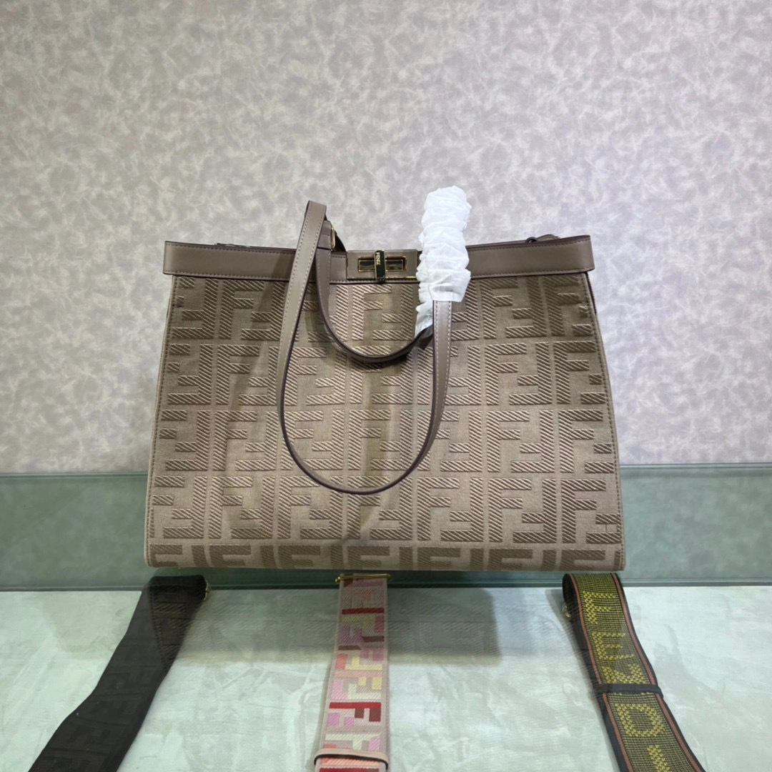 MOMO- 8BH374-A9P6-F1F1M Peekaboo X-Tote item：B-B063G1221C