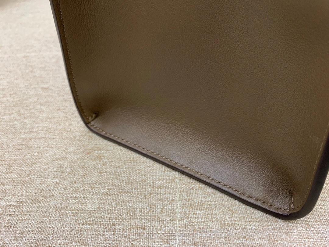 &MOMO- 8BN310-A5E9-F1QTQ Peekaboo X-Lite calfskin item：B-B202G1409C