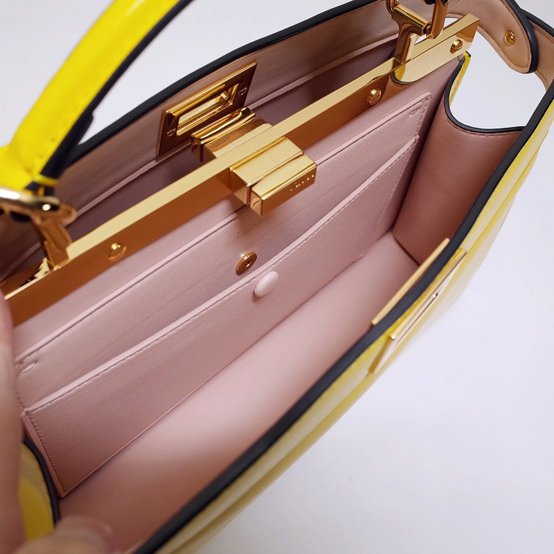 MOMO- 8BN323-ADYC-F1D4E Iconic Peekaboo I See U item：B-B202G1335C