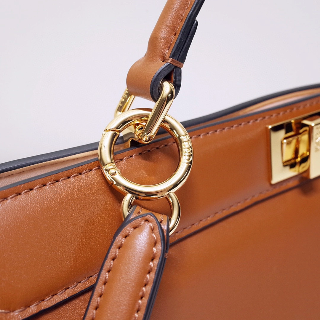 MOMO- 8BN323-AF2H-F0QVK Iconic Peekaboo I See U item：B-B202G1333C