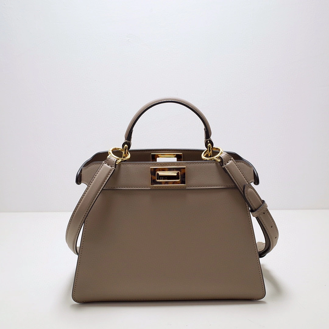 MOMO- 8BN327-AFKZ-F11CA Iconic Peekaboo ISeeU item：B-B202G1402C