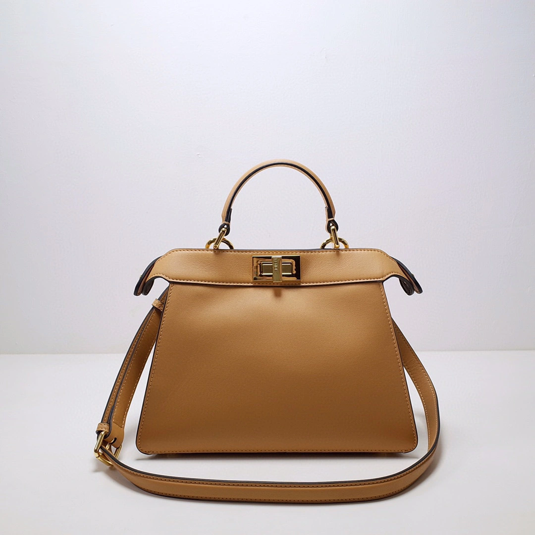 MOMO- 8BN327-AFL0-F1E8B Iconic Peekaboo ISeeU item：B-B202G1401C