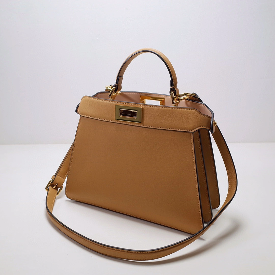 MOMO- 8BN327-AFL0-F1E8B Iconic Peekaboo ISeeU item：B-B202G1401C