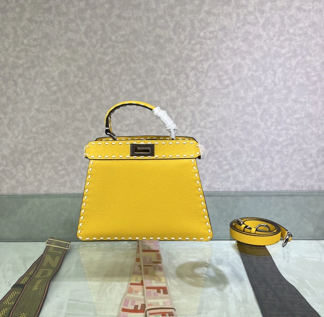 MOMO- 8BN327-AFQ8-F1B10 Peekaboo ISeeU item:C-B063K2310R