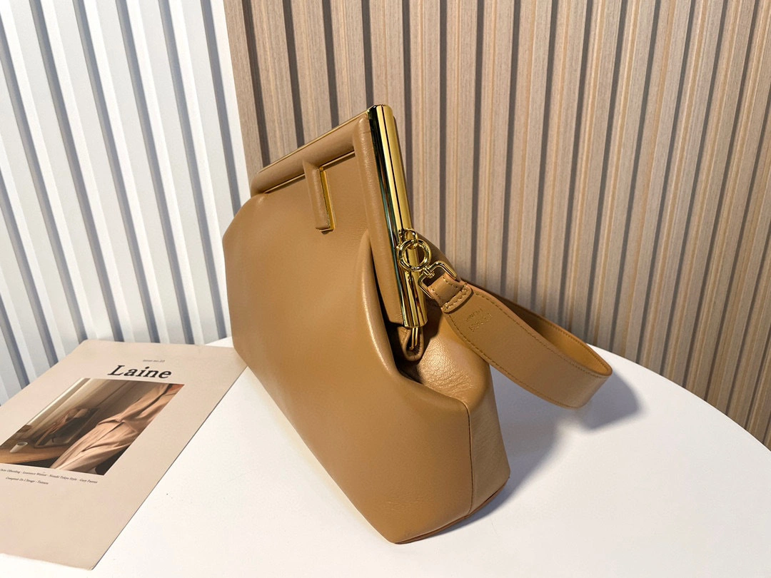 MOMO- 8BP127-ABVE-F11 WP First sheephide item：B-B000E2715C