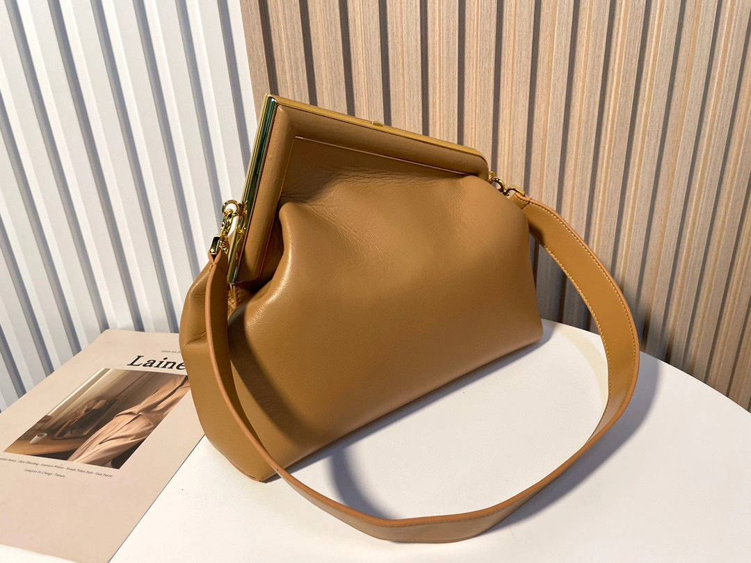 MOMO- 8BP127-ABVE-F11 WP First sheephide item：B-B000E2715C