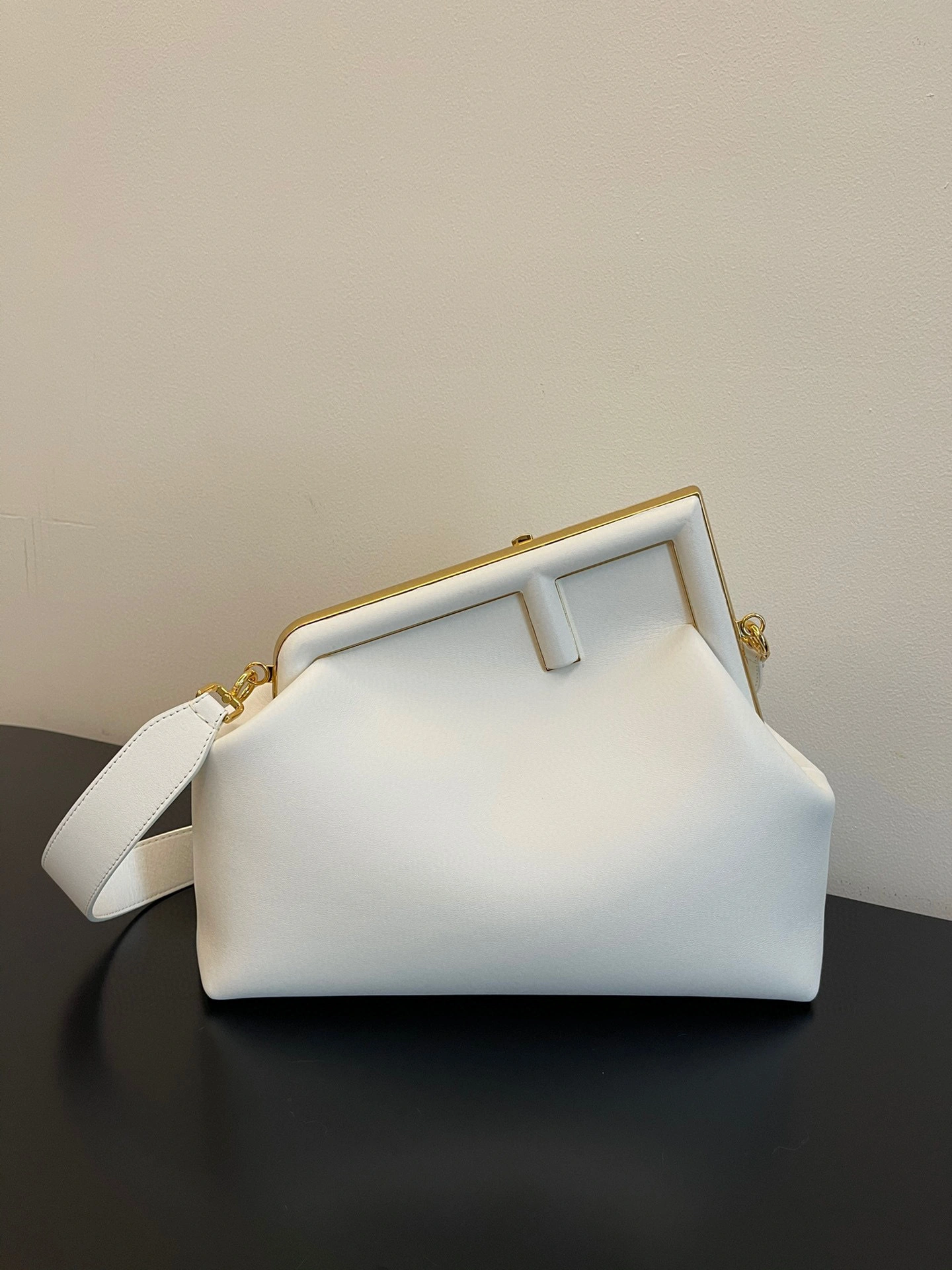 MOMO- 8BP127-ABVE-F1C76 item：B-B000E2717C