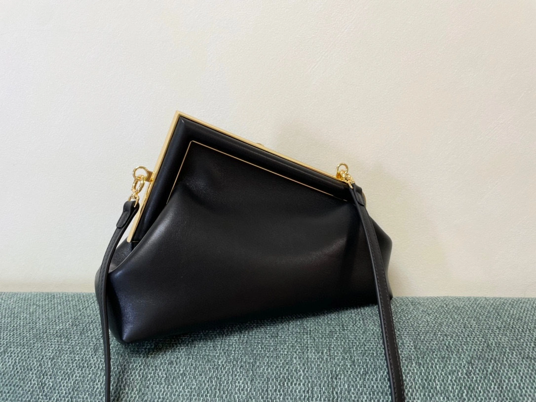 MOMO- 8BP129-ABVE-F0KUR First item：B-B000E2731C