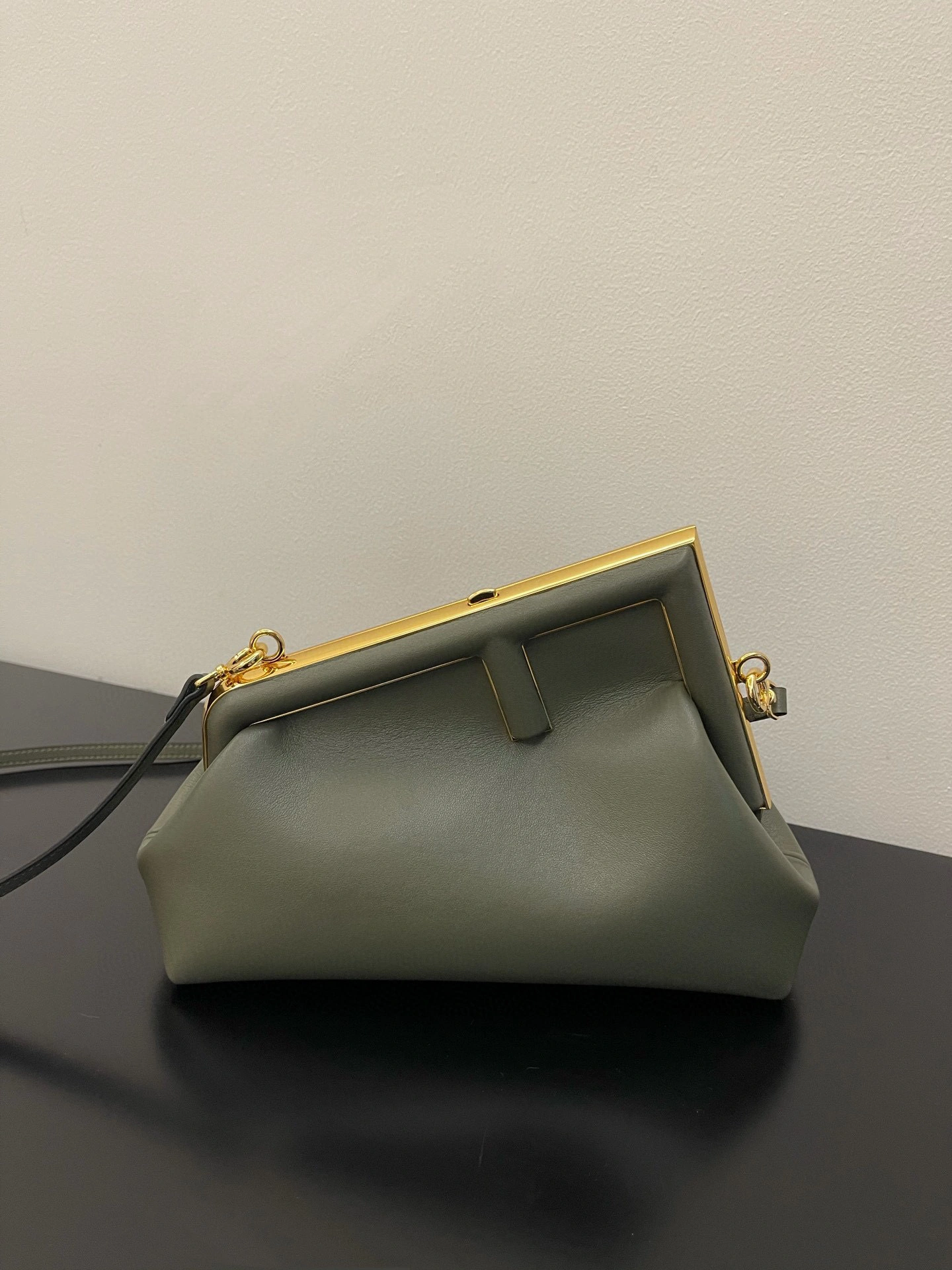 MOMO- 8BP129-ABVE-F14QW First item：B-B000E2728C