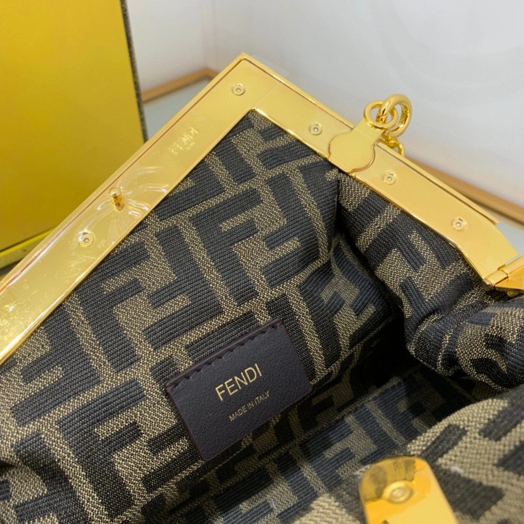 MOMO- 8BP129-ABVE-F192E First item：B-B000E2725C