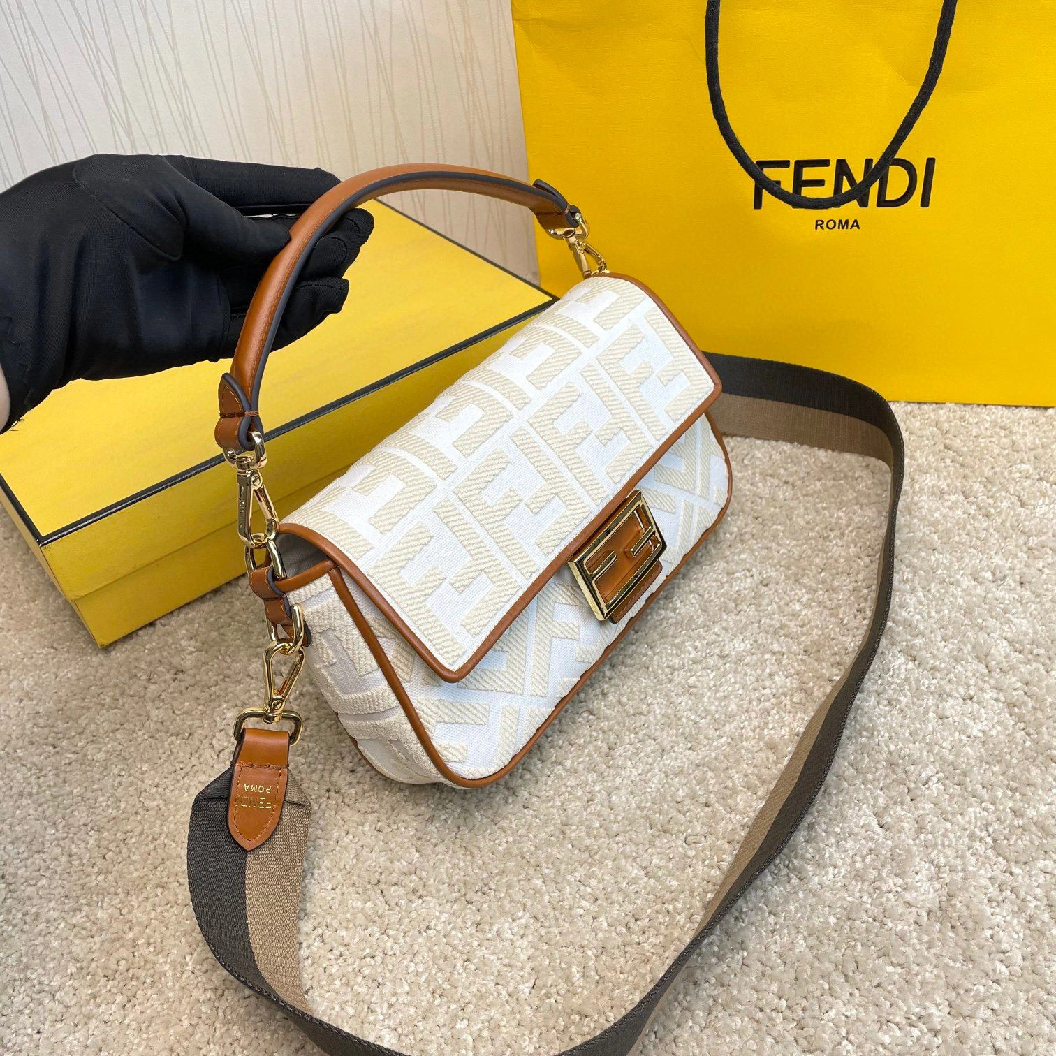 &MOMO- 8BR600-AC9O-F1DSH Mon Tresor item：B-B000E2739C