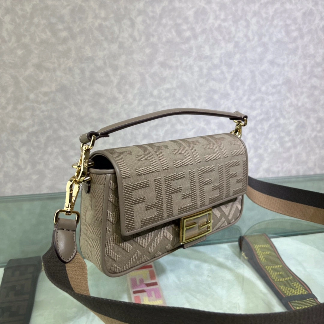 MOMO- 8BR600-AC9O-F1F7M Iconic Baguette item：B-B063G1222C