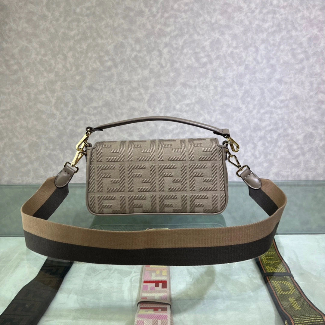 MOMO- 8BR600-AC9O-F1F7M Iconic Baguette item：B-B063G1222C