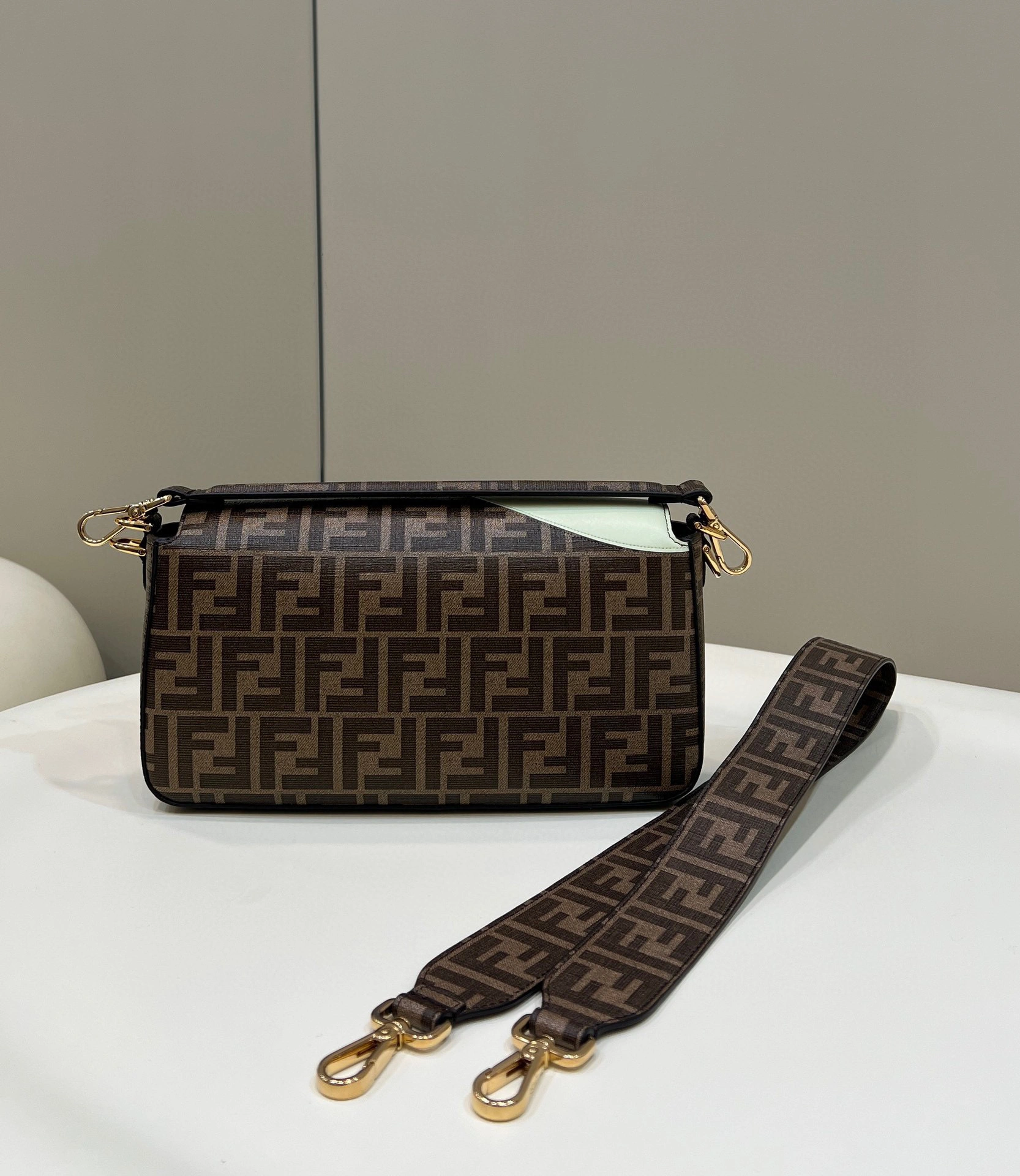MOMO- 8BR600-AJH0-F1HB5 Baguette item：B-B000E2737C