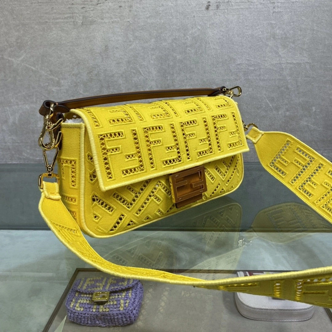 MOMO- 8BR600 Baguette item : B-B880C1115