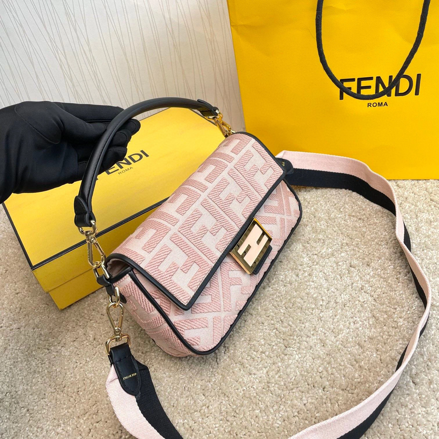 MOMO- 8BR600A9P6F1D49 Mon Tresor item：B-B000E2740C