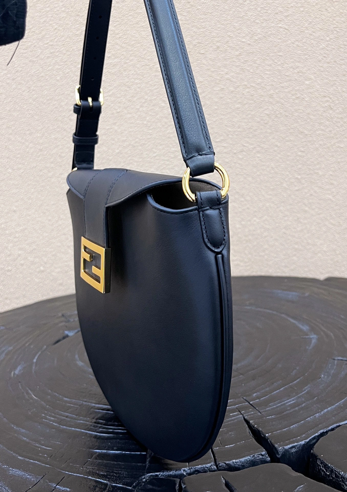 MOMO- 8BR790-AF2P-F0KUR calfskin item：B-B202G1410C
