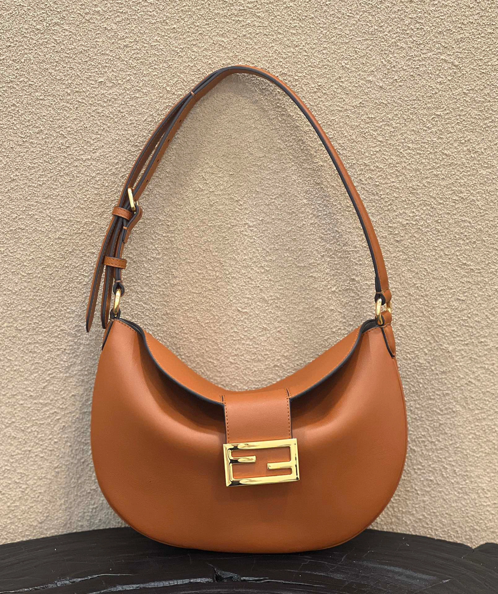 MOMO- 8BR790AF2PF1C6J calfskin item：B-B202G1411C