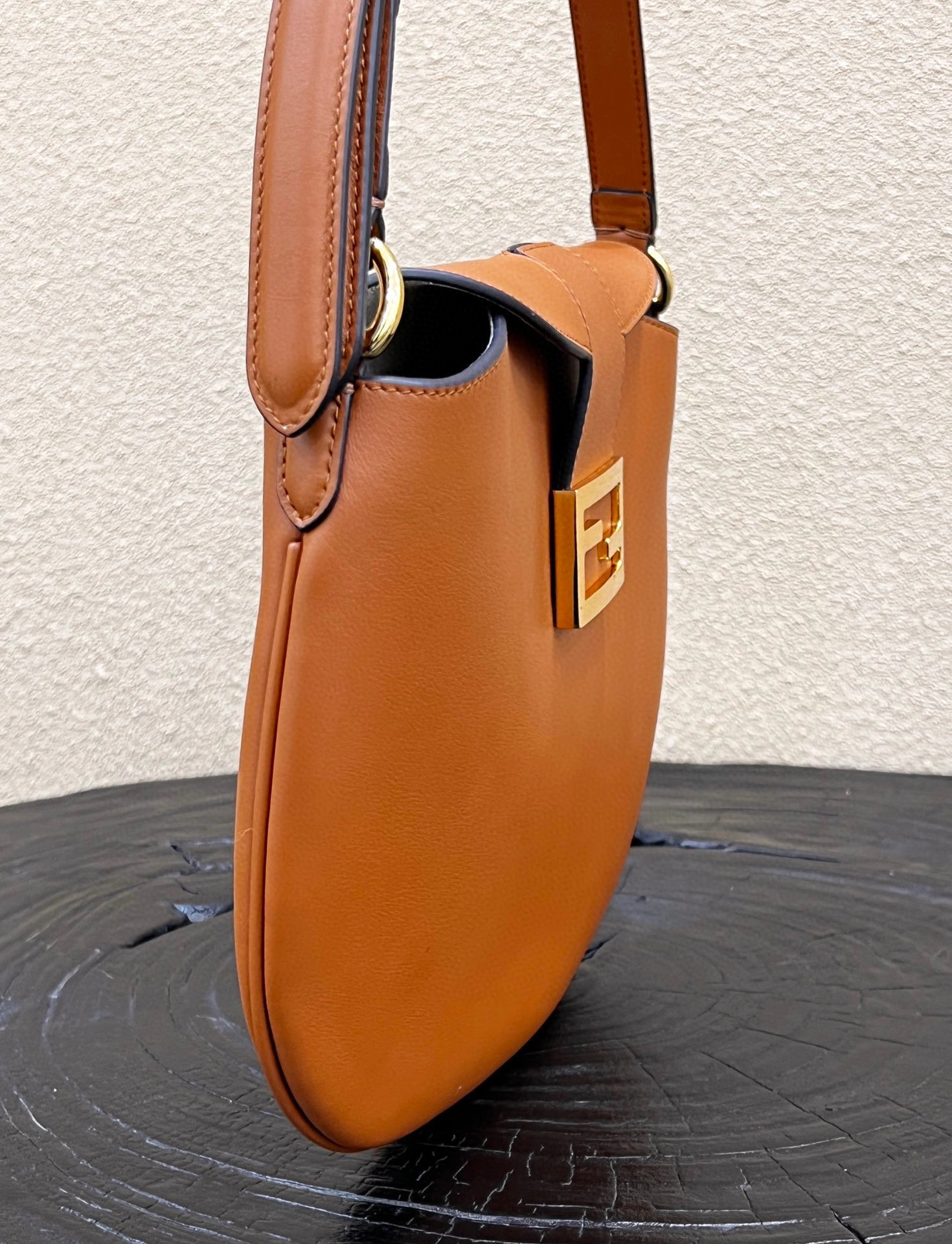 MOMO- 8BR790AF2PF1C6J calfskin item：B-B202G1411C