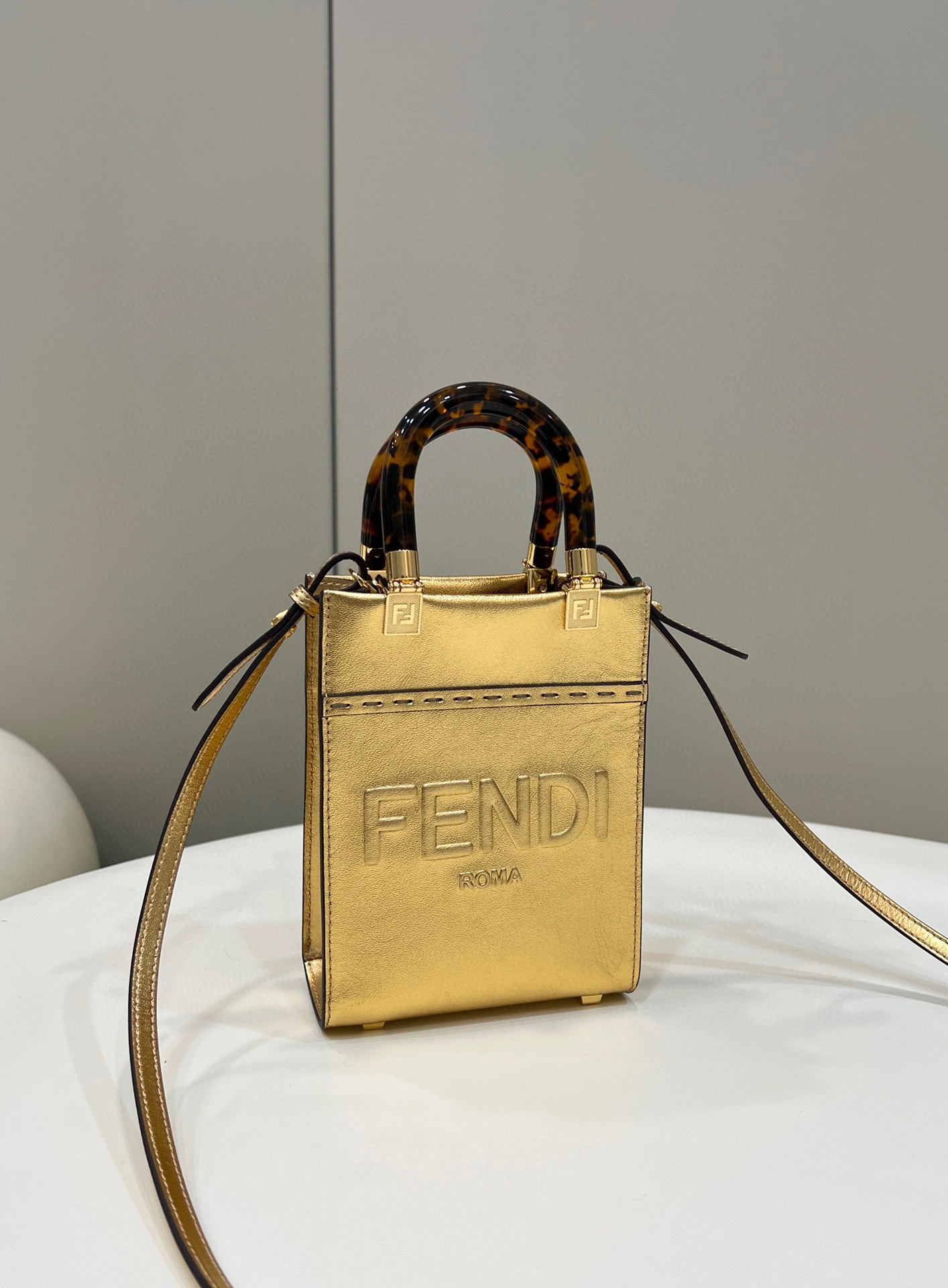 MOMO- 8BS051-AJH7F-1GNN MINI TOTE cowhide item：B-B000F1132C