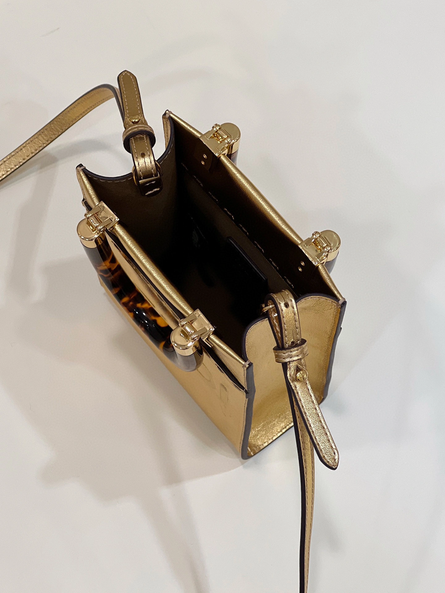 MOMO- 8BS051-AJH7F-1GNN MINI TOTE cowhide item：B-B000F1132C