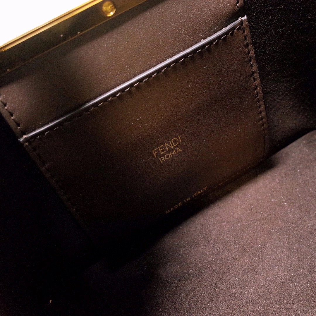 MOMO- 8BS054 Way item : B-B000C1131