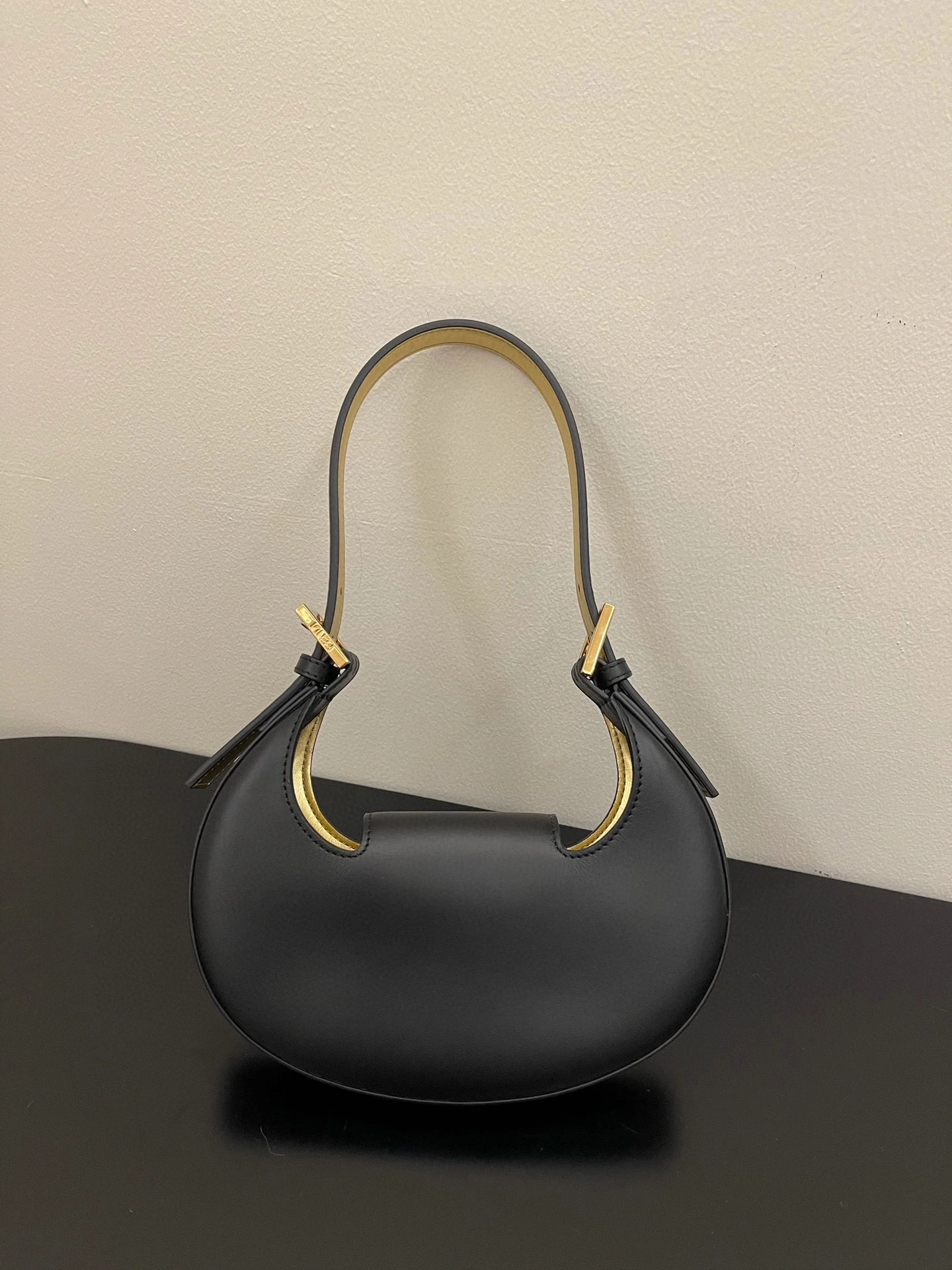 MOMO- 8BS065-AAIW-F0KUR Cookie item：B-B202G1329C