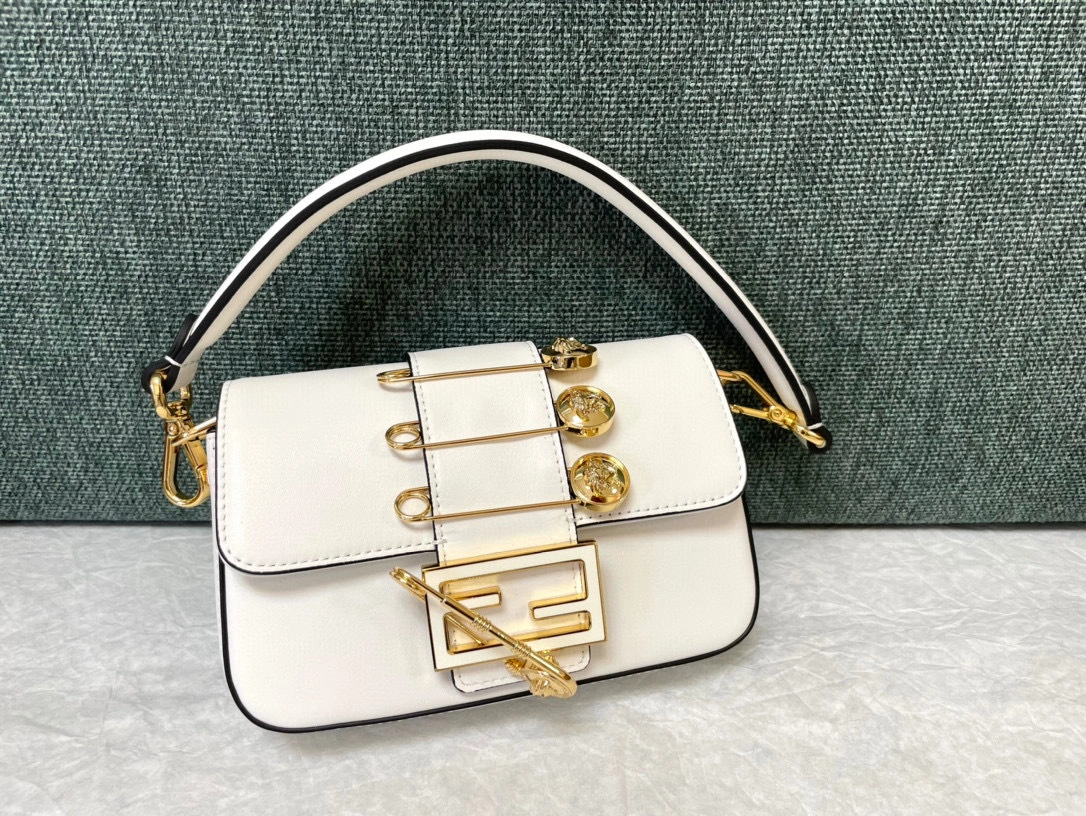 MOMO- 8BS066-AJT6-F0K7E item：B-B063F1515C