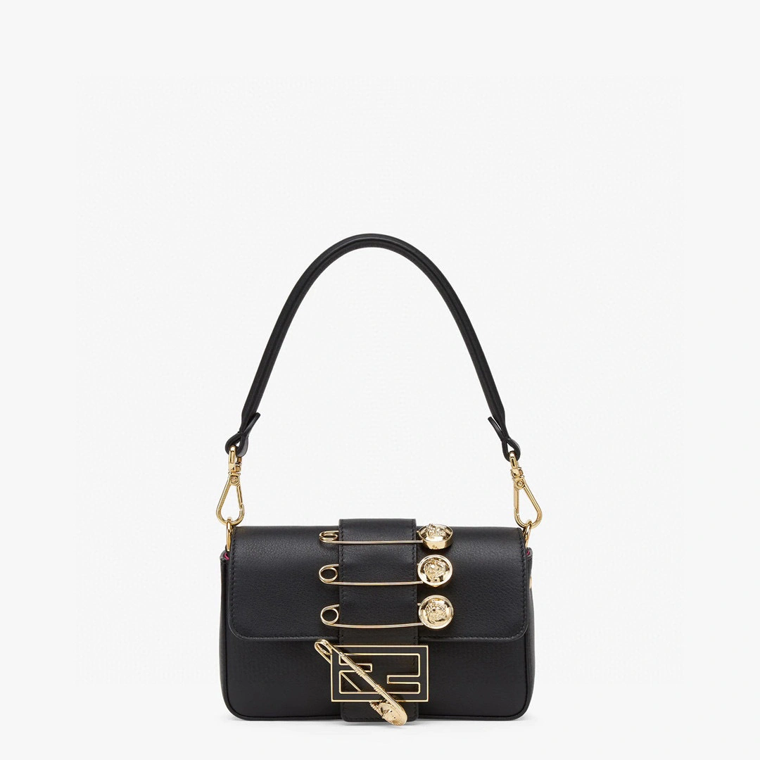 &MOMO- 8BS066AJT6F0KUR item：B-B063F1621C