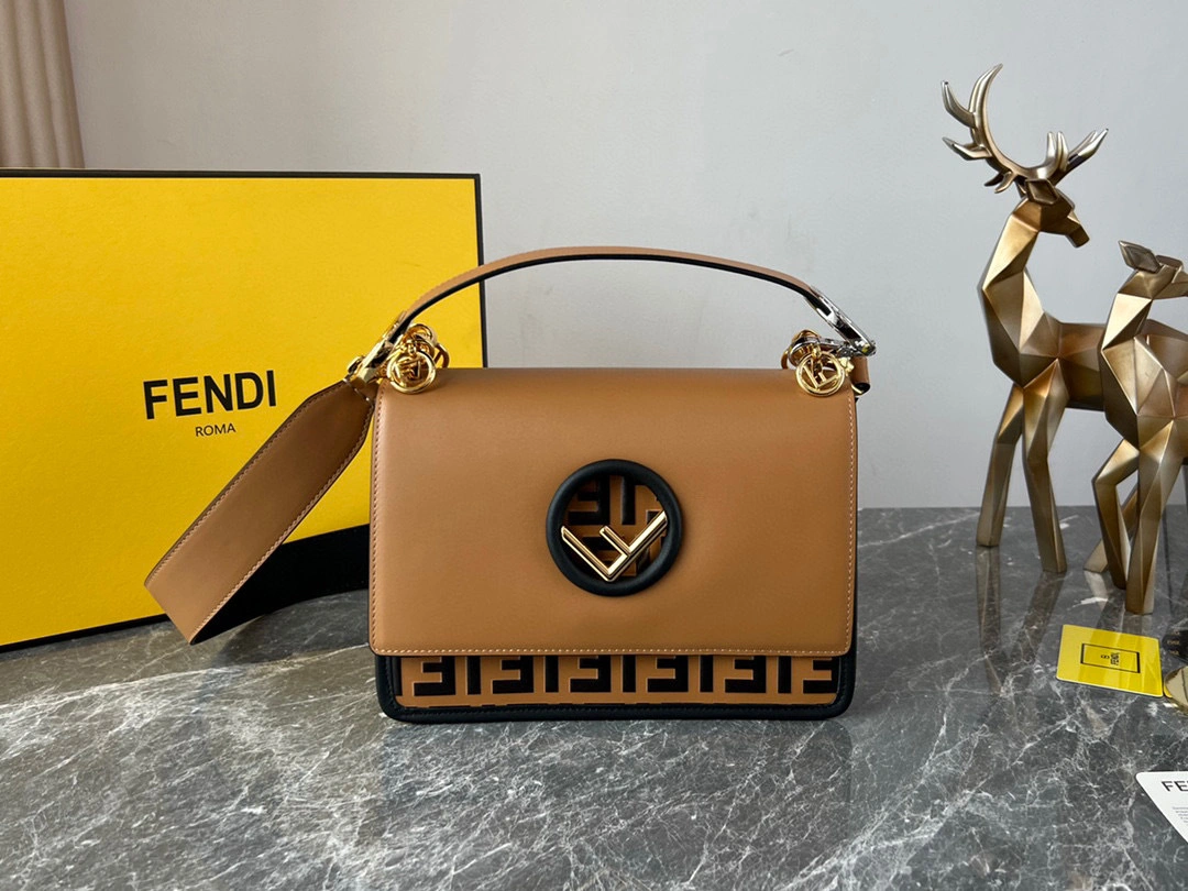 MOMO- 8BT284A651-F13VK Kan i calfskin item：B-B202G1407C