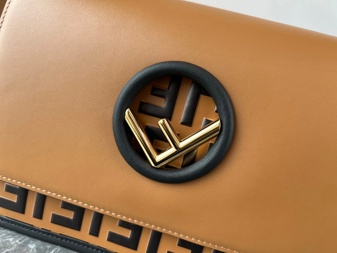 MOMO- 8BT284A651-F13VK Kan i calfskin item：B-B202G1407C