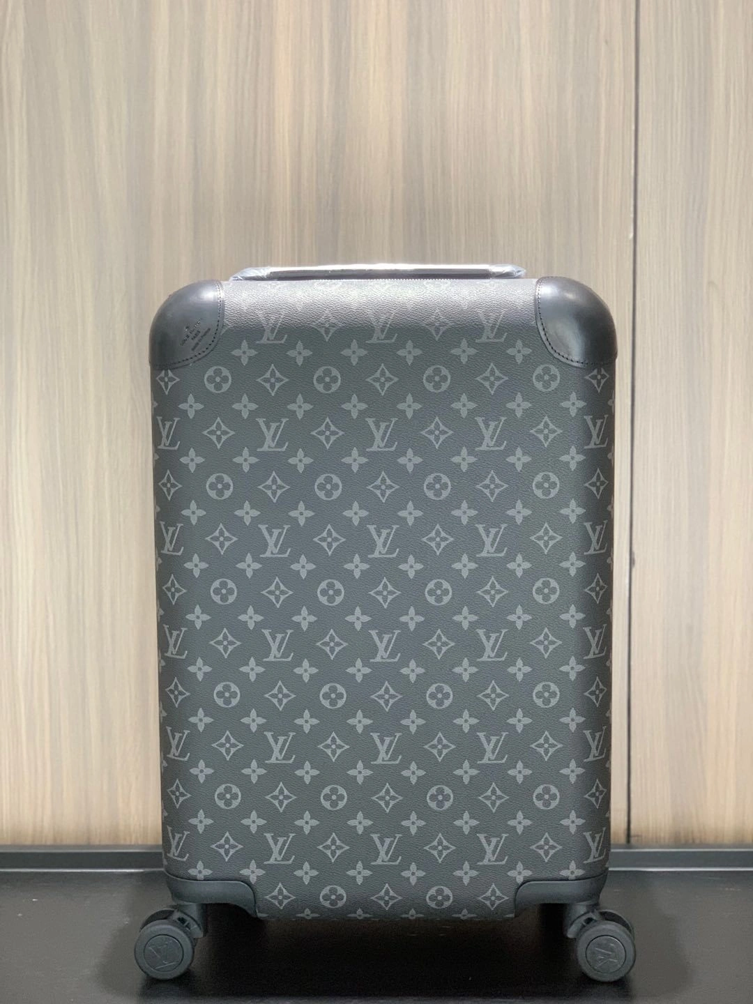 MOMO- 8V M10252 high quality version HORIZON item：E-B177I2601