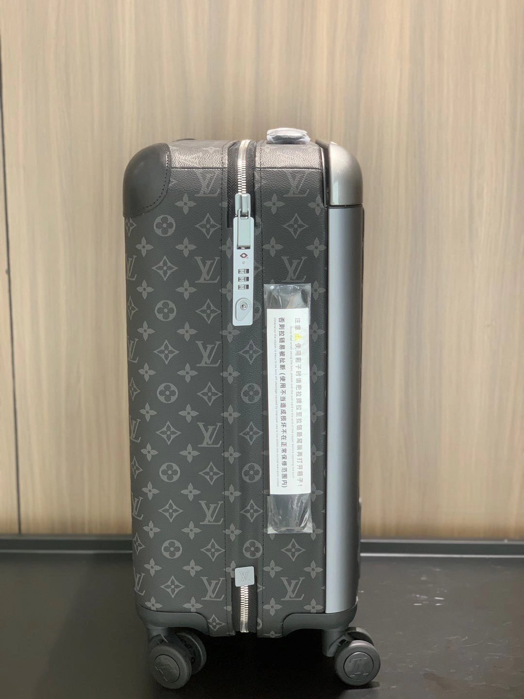 MOMO- 8V M10252 high quality version HORIZON item：E-B177I2601