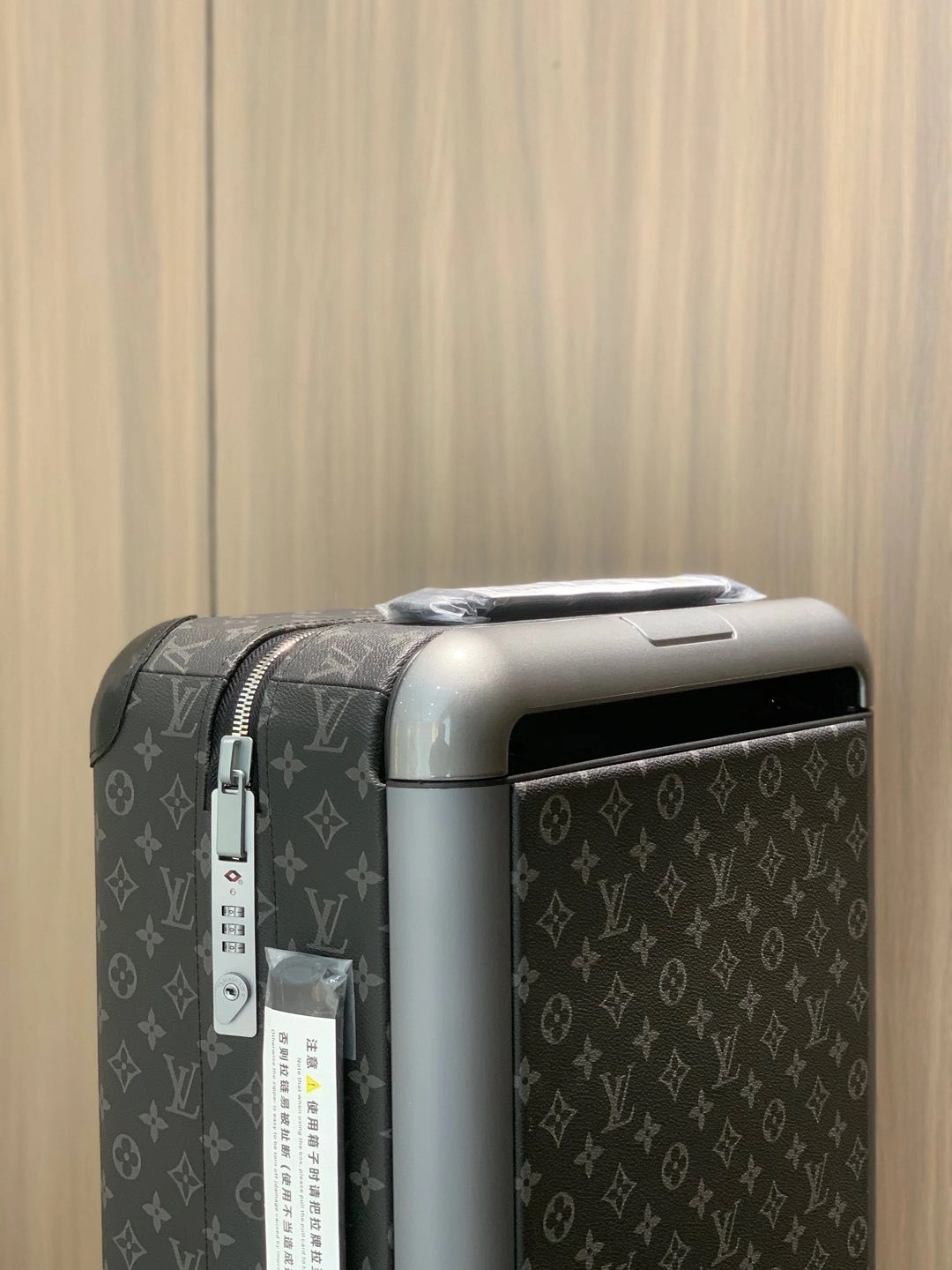 MOMO- 8V M10252 high quality version HORIZON item：E-B177I2601