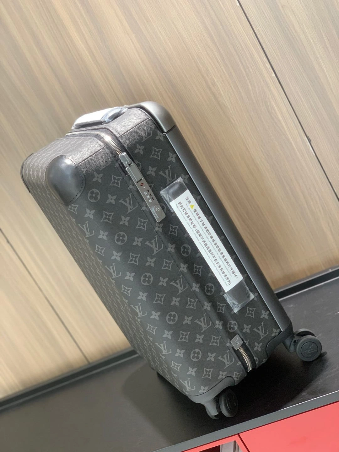 MOMO- 8V M10252 high quality version HORIZON item：E-B177I2601