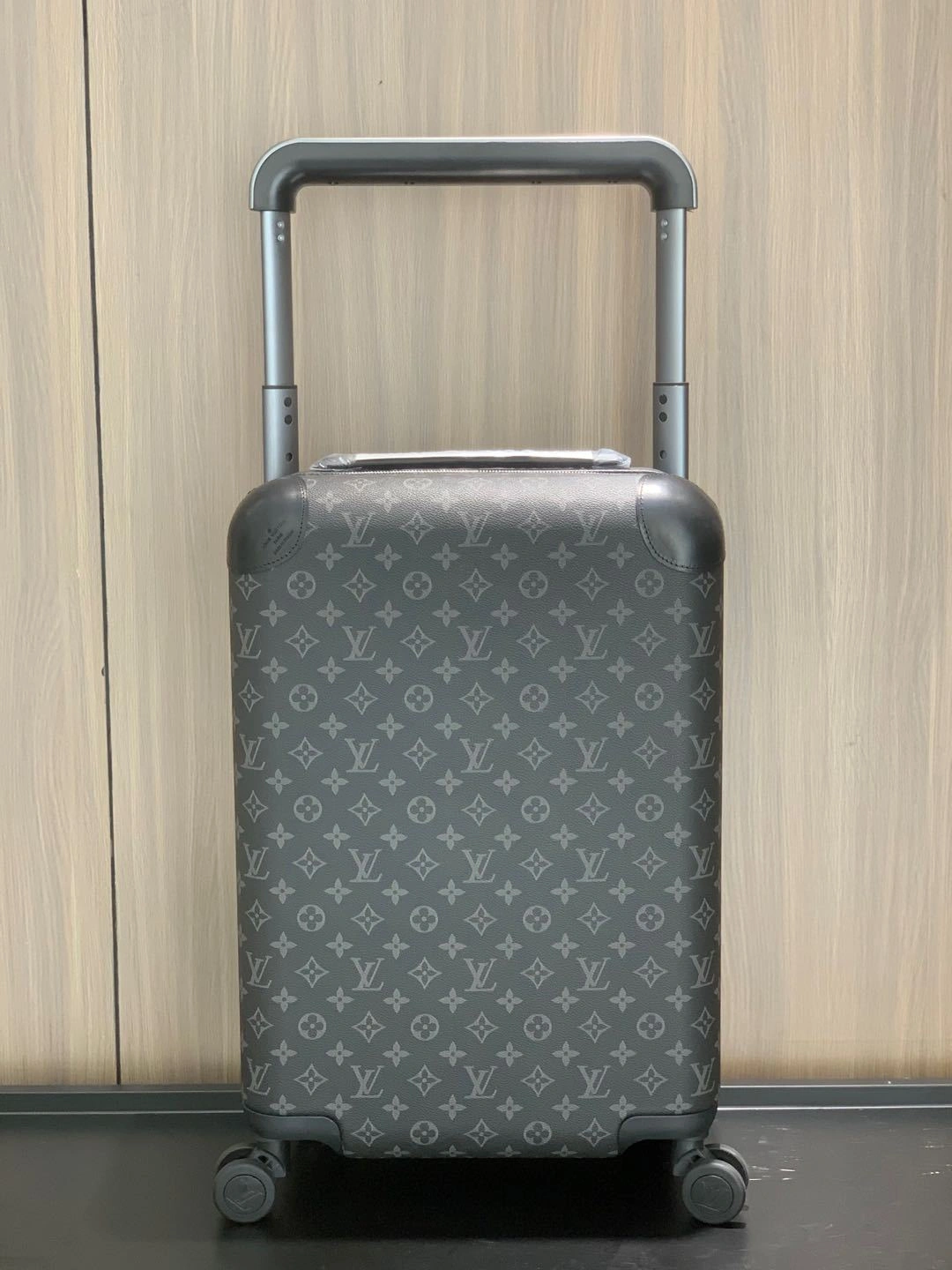 MOMO- 8V M10252 high quality version HORIZON item：E-B177I2601