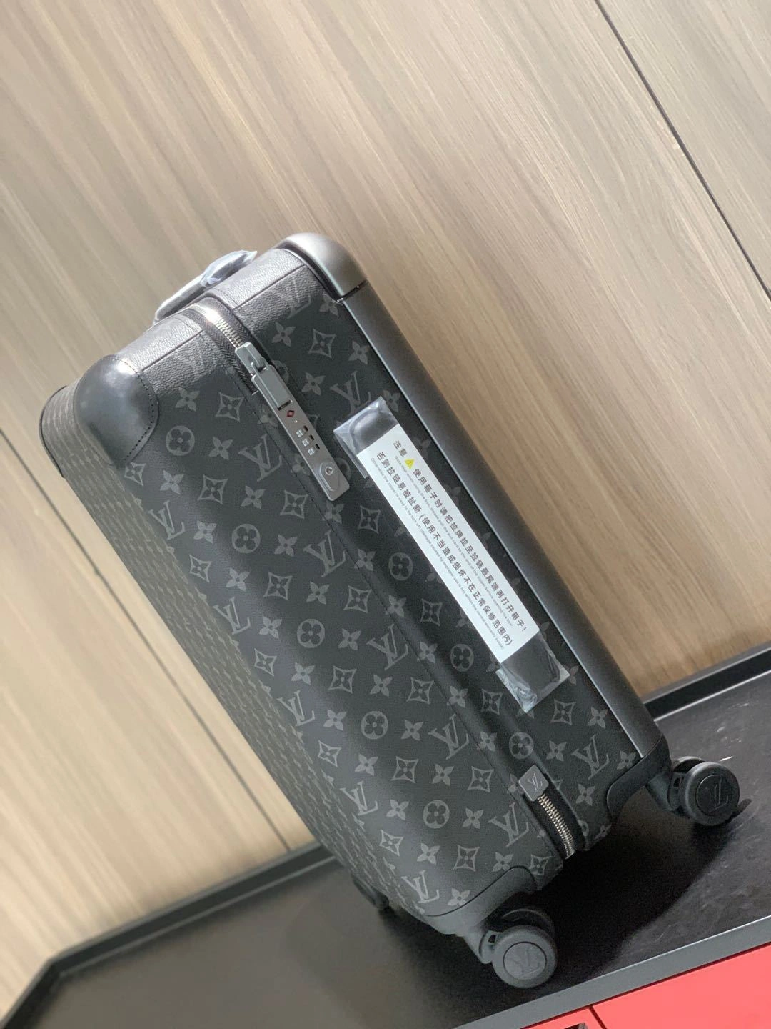 MOMO- 8V M10252 high quality version HORIZON item：E-B177I2601
