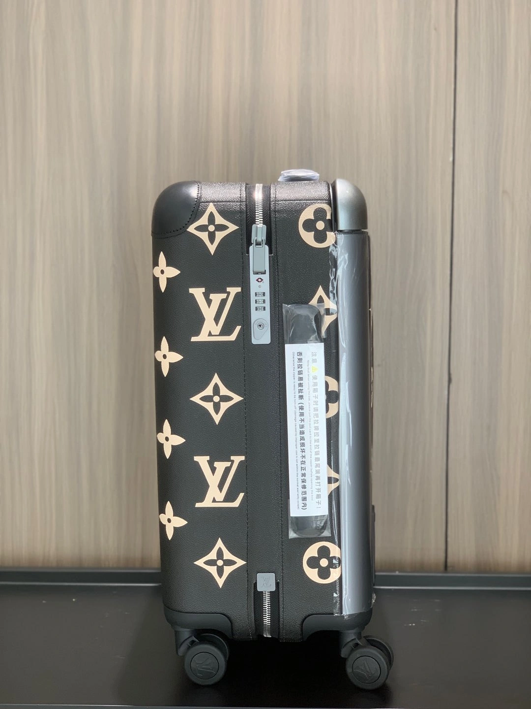 MOMO- 8V M10256 high quality version HORIZON item：E-B177I2594