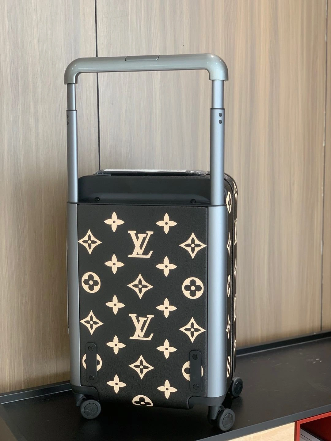 MOMO- 8V M10256 high quality version HORIZON item：E-B177I2594