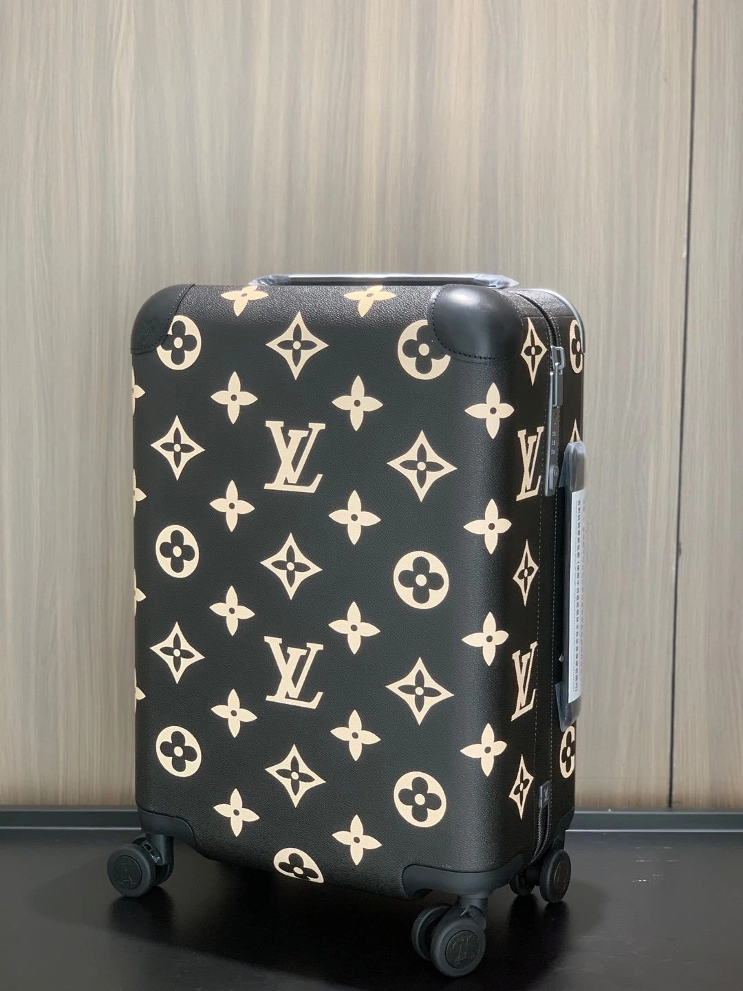 MOMO- 8V M10256 high quality version HORIZON item：E-B177I2594