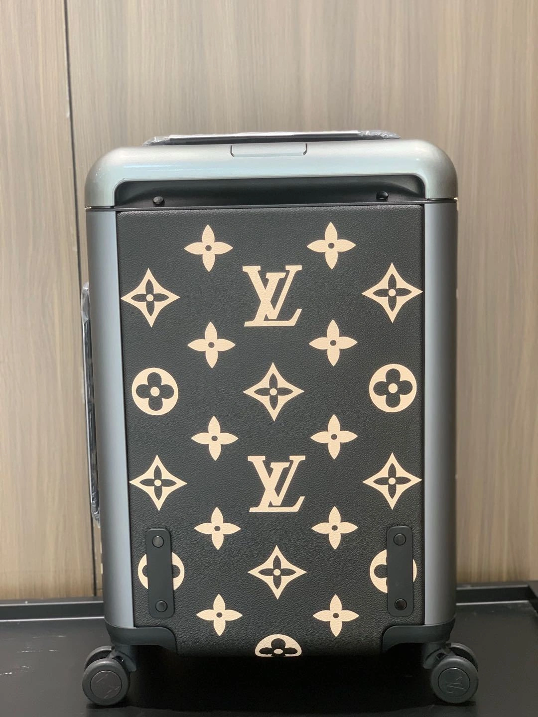 MOMO- 8V M10256 high quality version HORIZON item：E-B177I2594