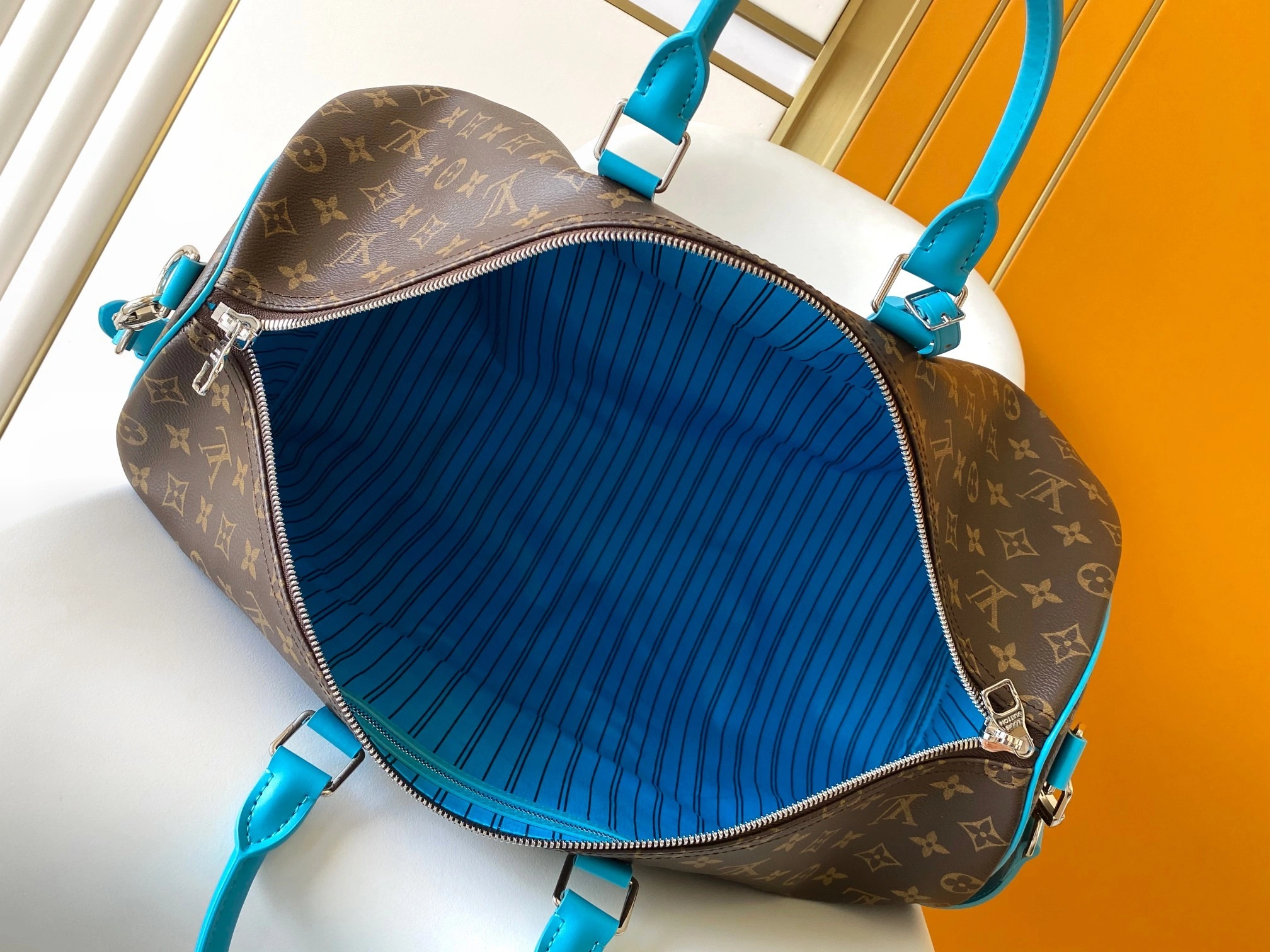 MOMO--8V M12629 high quality version Bandoulière 50 cowhide item:F-B000A2126