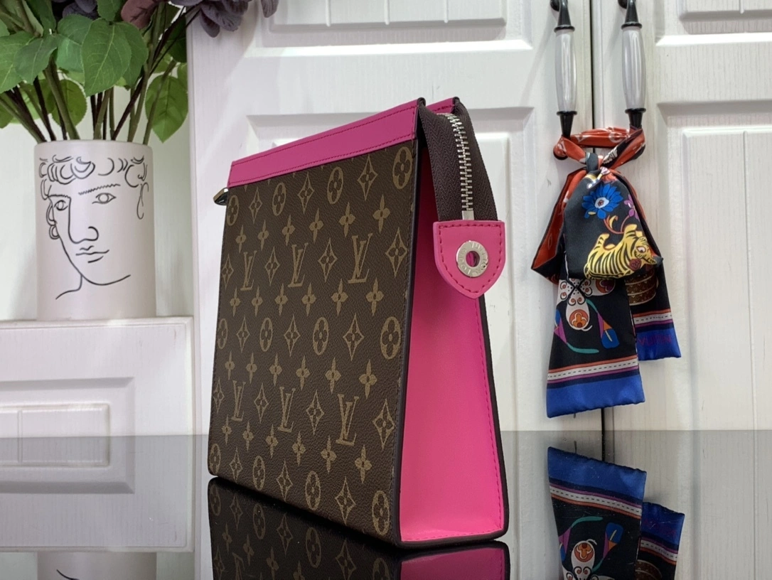MOMO- 8V M12818 high quality version cowhide 【Pochette Voyage 】 item：E-B000A0494H