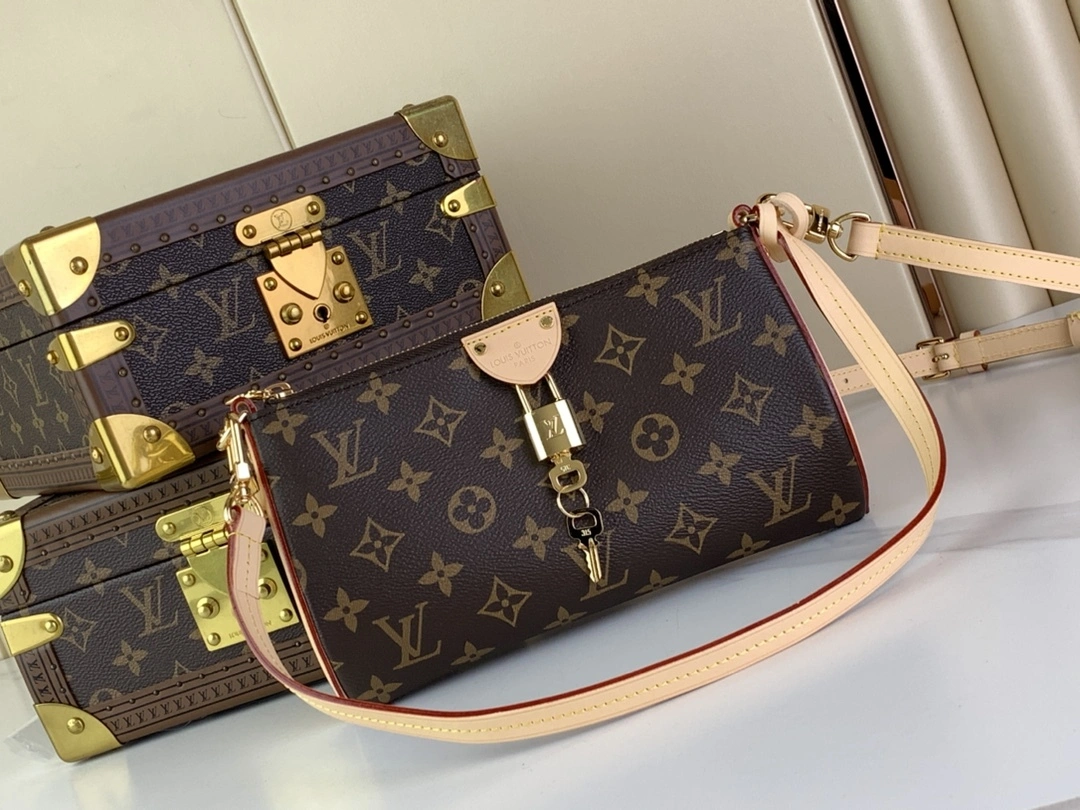 MOMO--8V M12859 item:D-B566E2687T