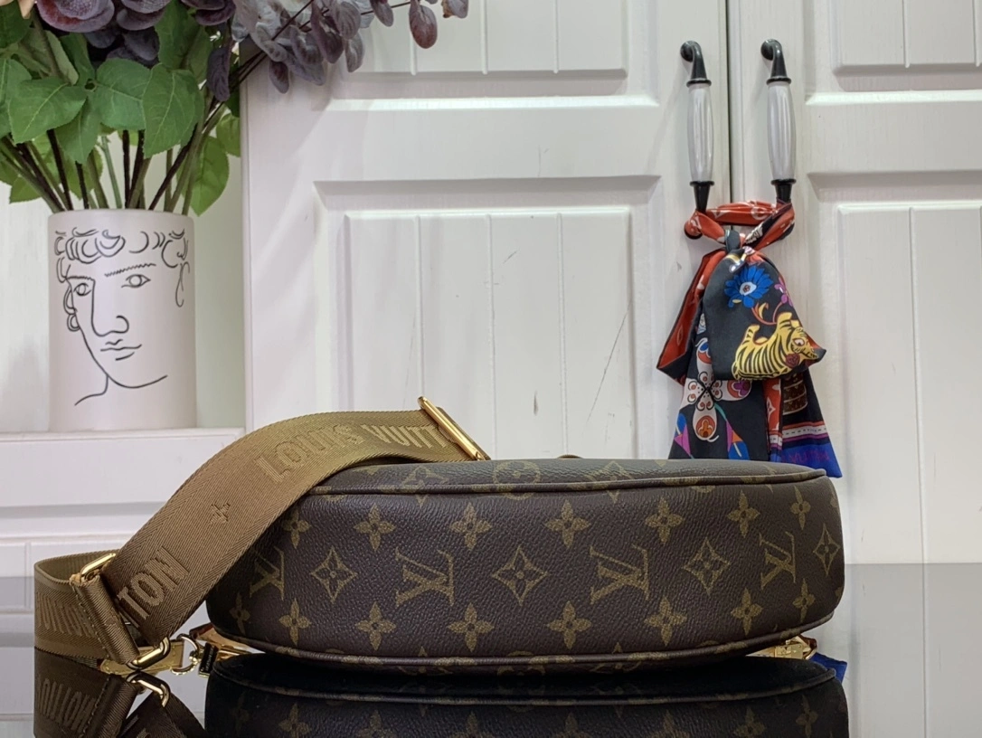 MOMO- 8V M12939 high quality version Loop Hobo item:E-B063C0503