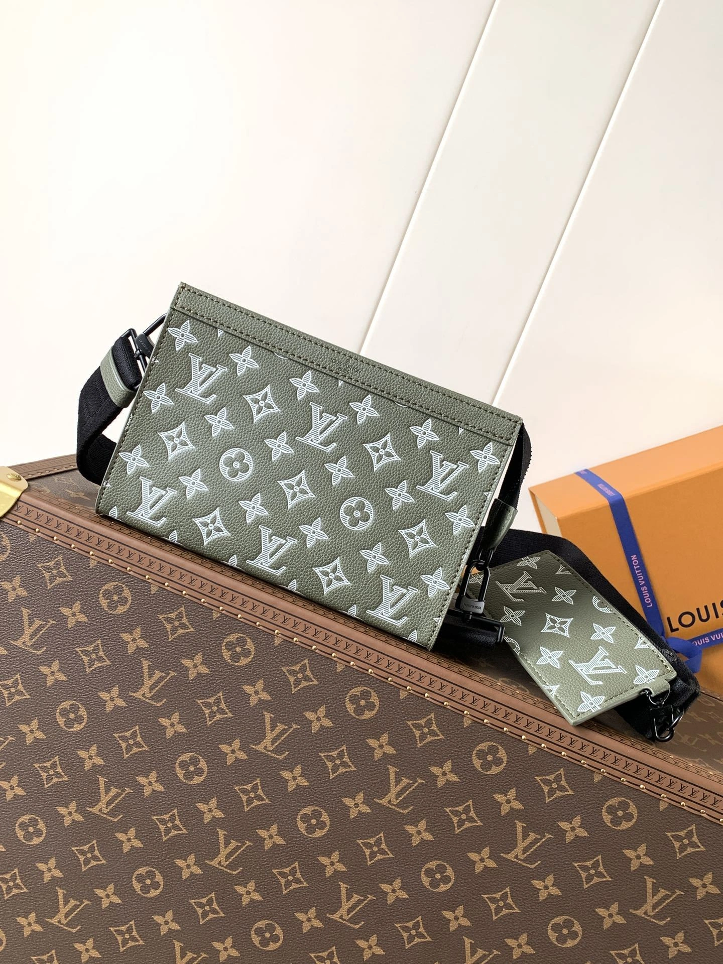 MOMO--8V M13197 high quality version Gaston Taïgarama cowhide item:F-B330A2149