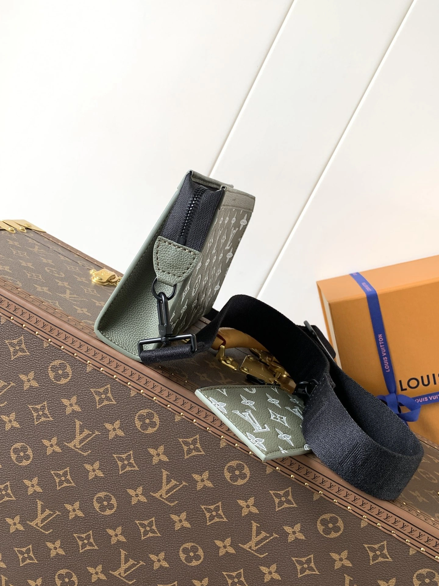 MOMO--8V M13197 high quality version Gaston Taïgarama cowhide item:F-B330A2149