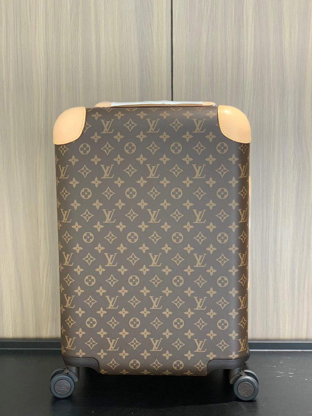 MOMO- 8V M13768 high quality version HORIZON item：E-B177I2598